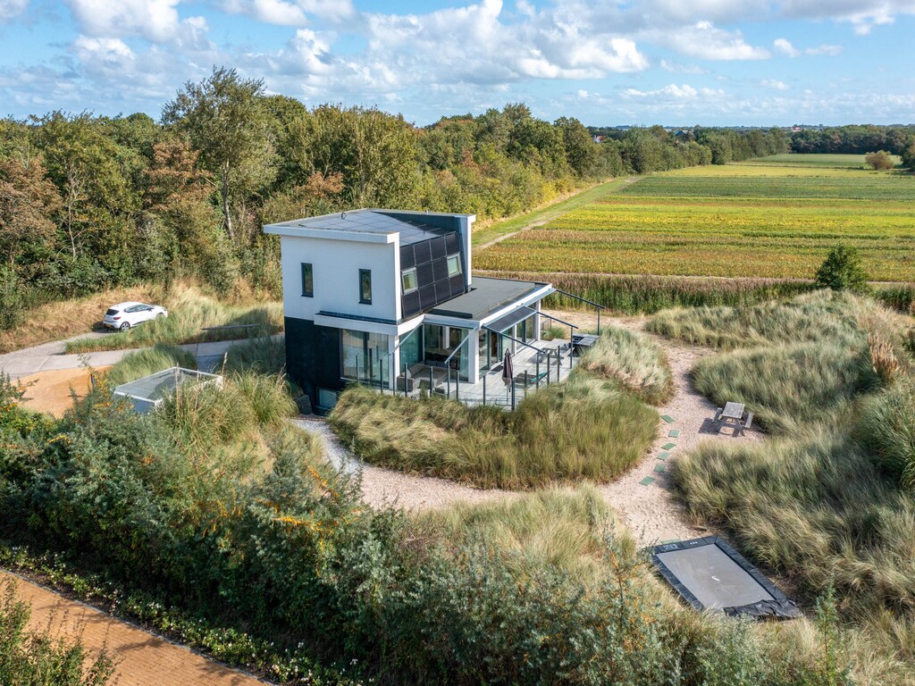 Heerlijk 8- persoons landhuis tussen de duinpannetjes