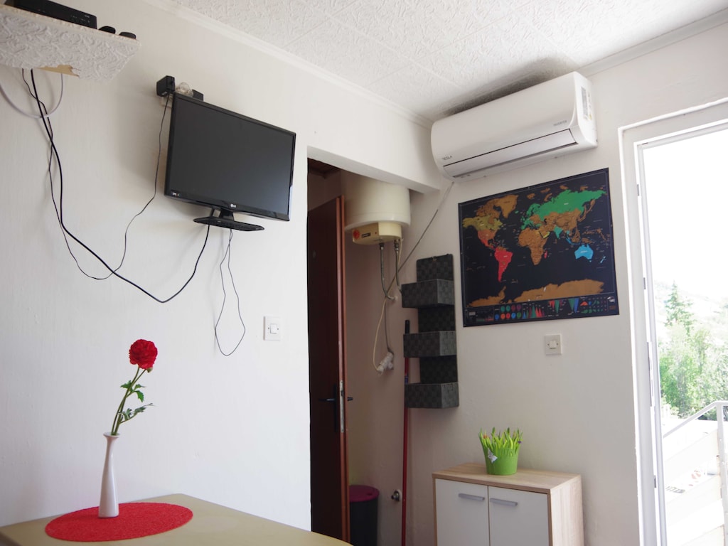 One Bedroom Apartment with Balcony 3