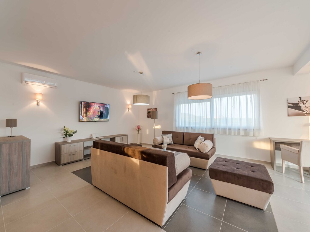 Deluxe Four Bedroom Villa with Sea View and Private Pool (Villa 5)