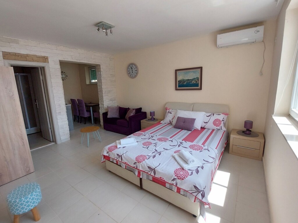 Studio Apartment With Sea View