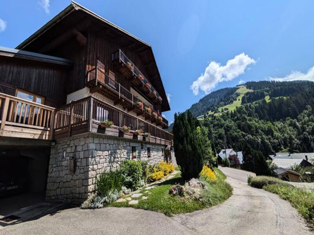 Vakantiehuis in Arèches vlakbij de skibus