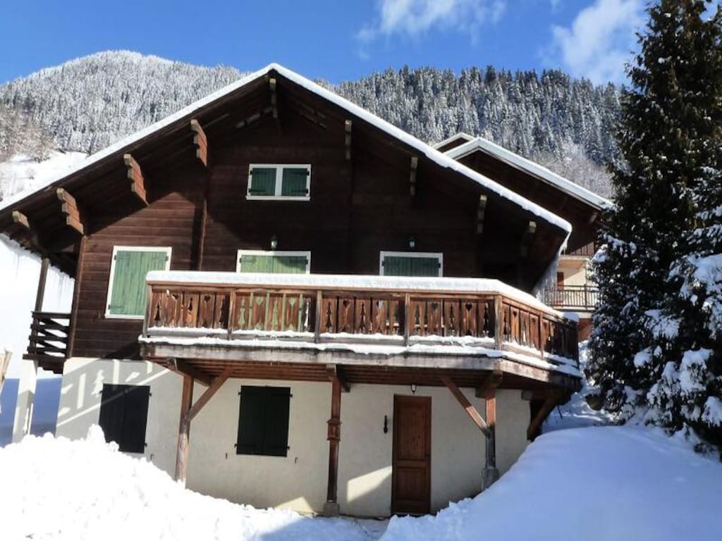 Chalet in den Alpen mit atemberaubendem Bergblick