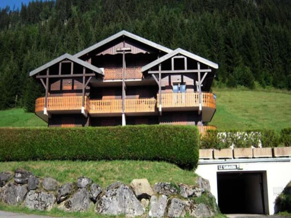 Appartement vlakbij het meer van Vonnes en het dorp