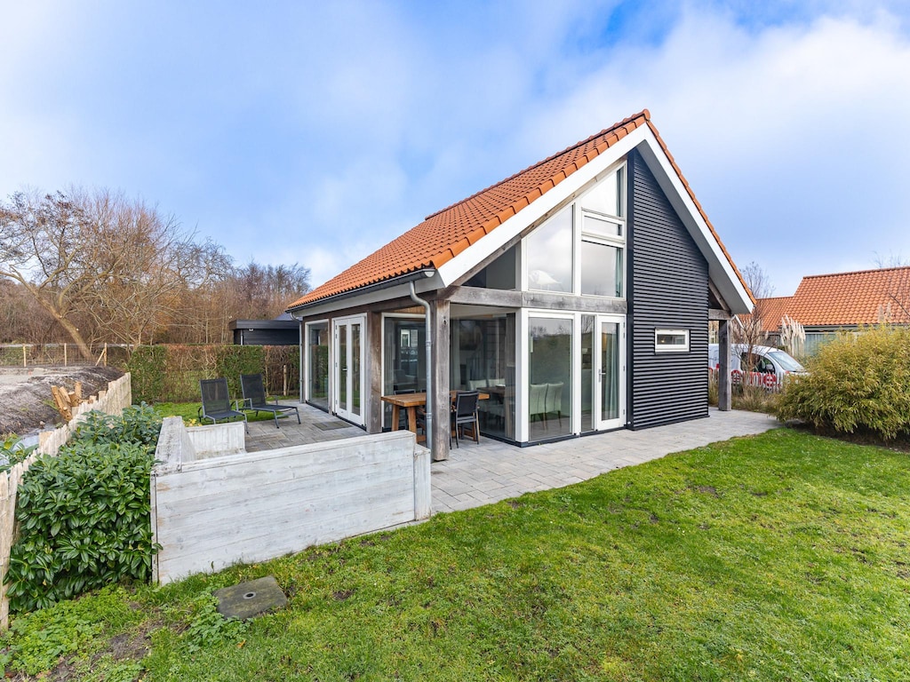 Modernes Einfamilienhaus in Strandnähe