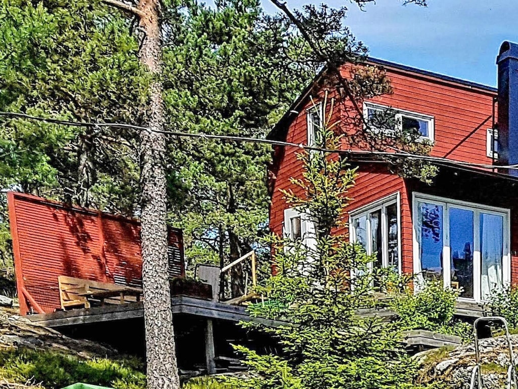 Friedliches Inselhaus in Meeresnähe