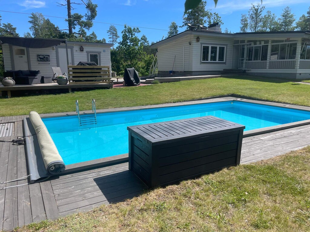 Villa in de archipel met zwembad en terras