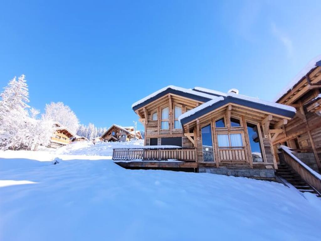 Chalet in Les Gets met Piste en Meer