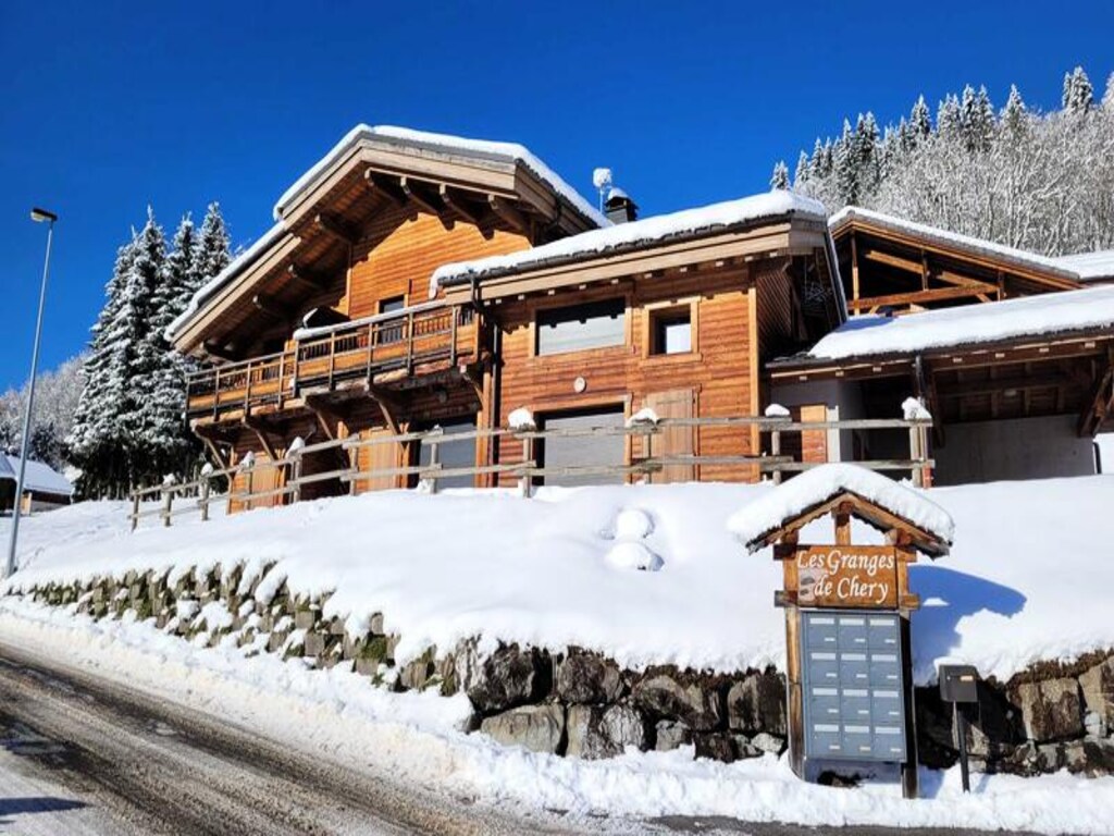 Gemütliche Maisonette mit Terrasse und Aussicht – 3 Zimmer,