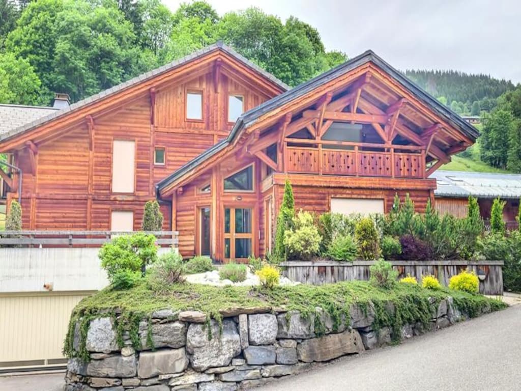 Große ebenerdige Wohnung mit Terrasse