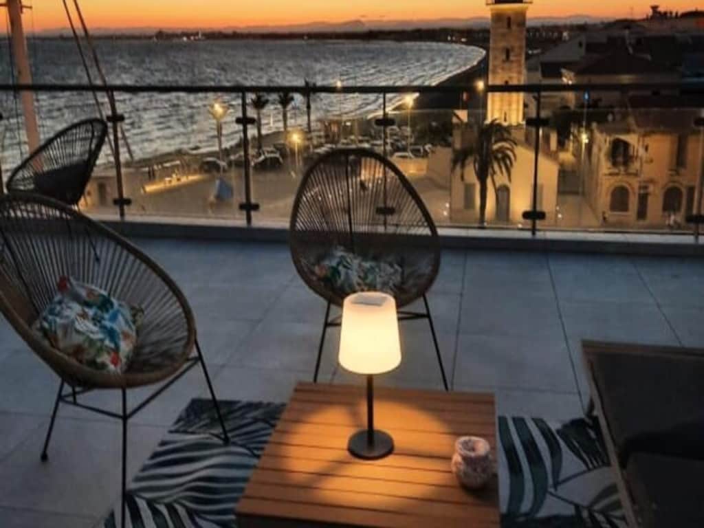 Appartement in Grau du Roi met uitzicht op zee