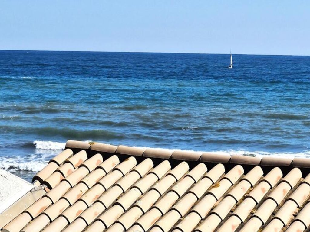 Vakantiehuis met uitzicht op zee vlakbij het strand