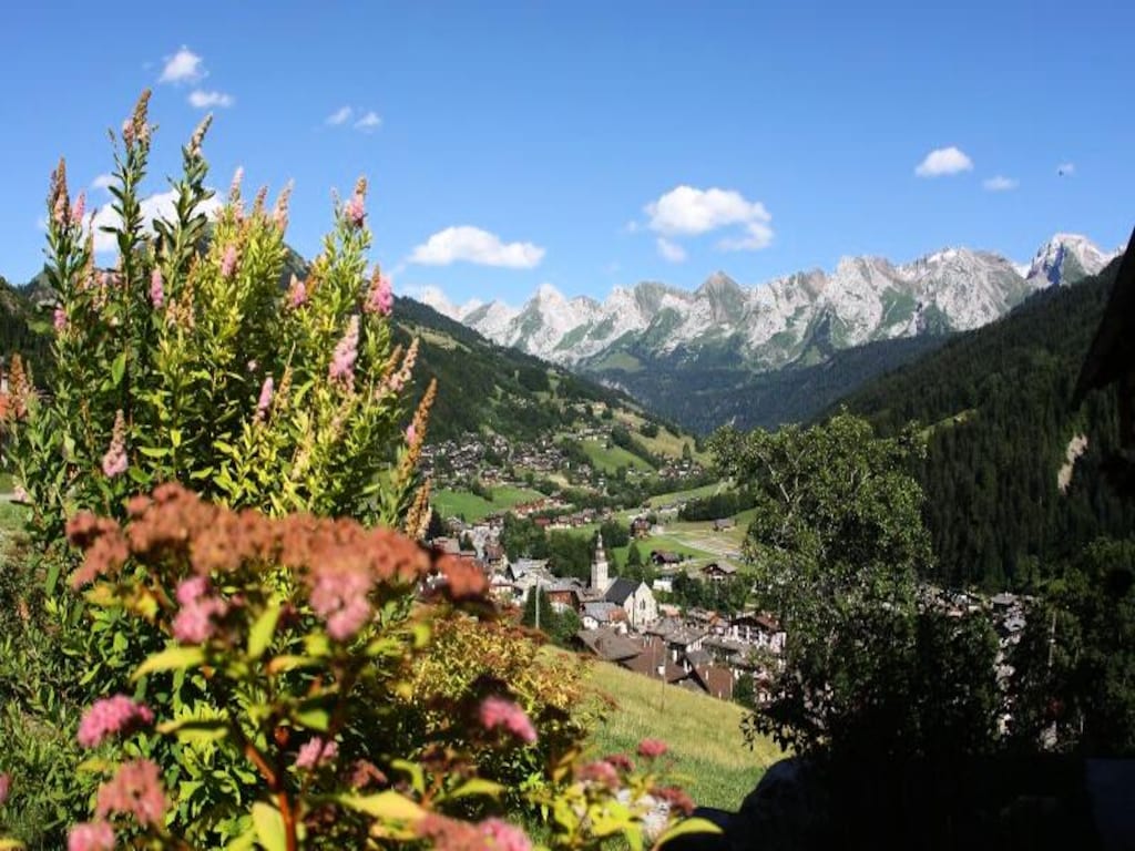 Ferienwohnung in Grand-Bornand mit Bergblick