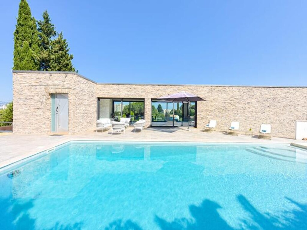 Villa in Mandelieu mit beheiztem Pool