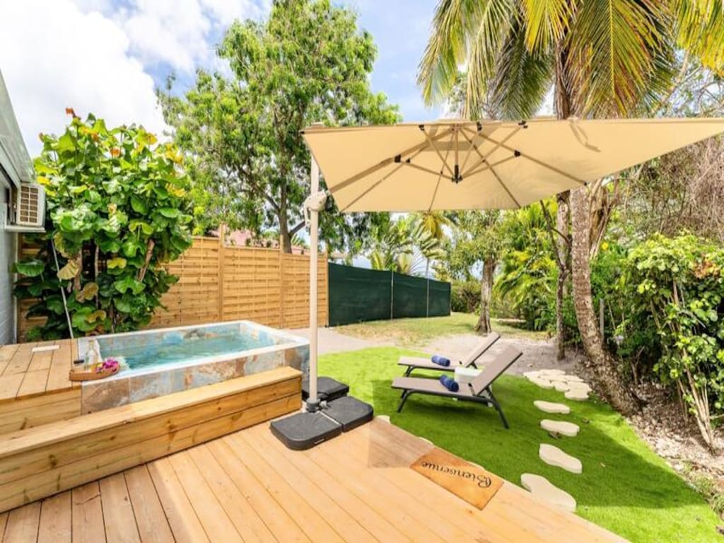 Villa in Grand-Bourg met privézwembad