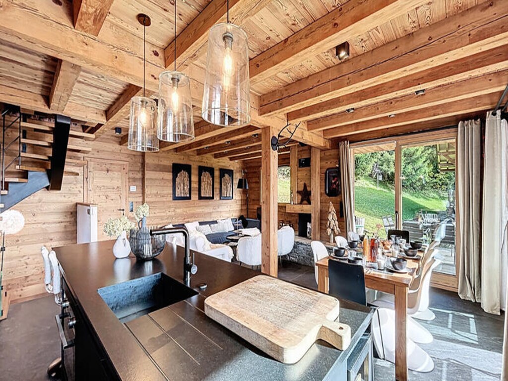 Chalet in Les Gets met uitzicht op het Nordic Bath
