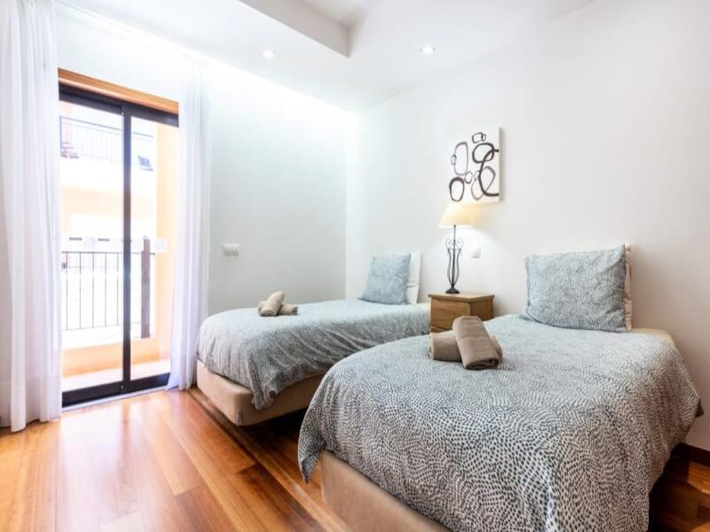 Appartement in Luz met Uitzicht & Zwembaden