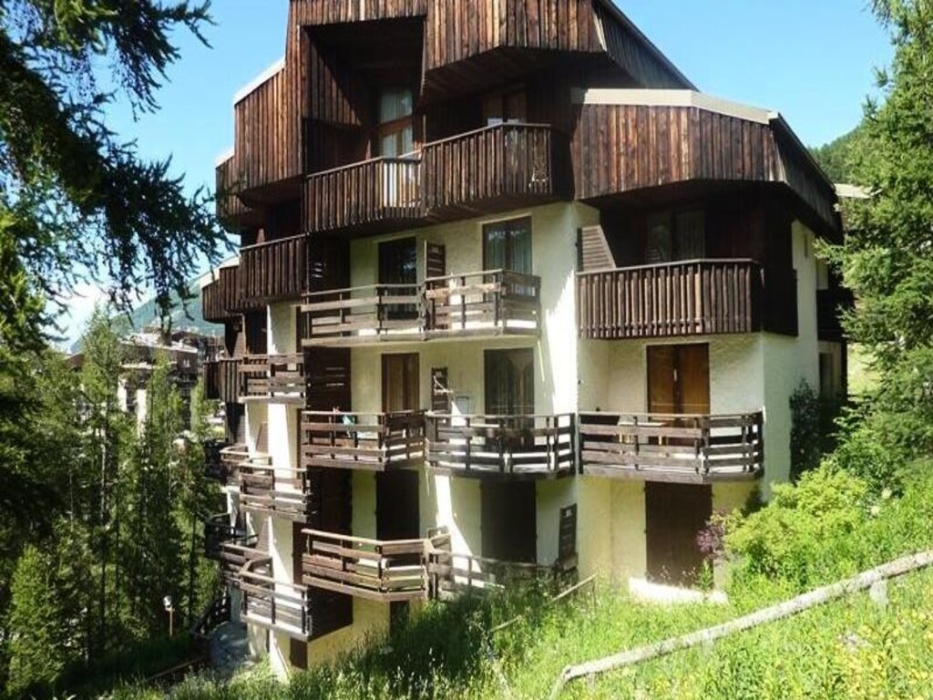 Appartement in Le Pouzenc vlakbij skilift