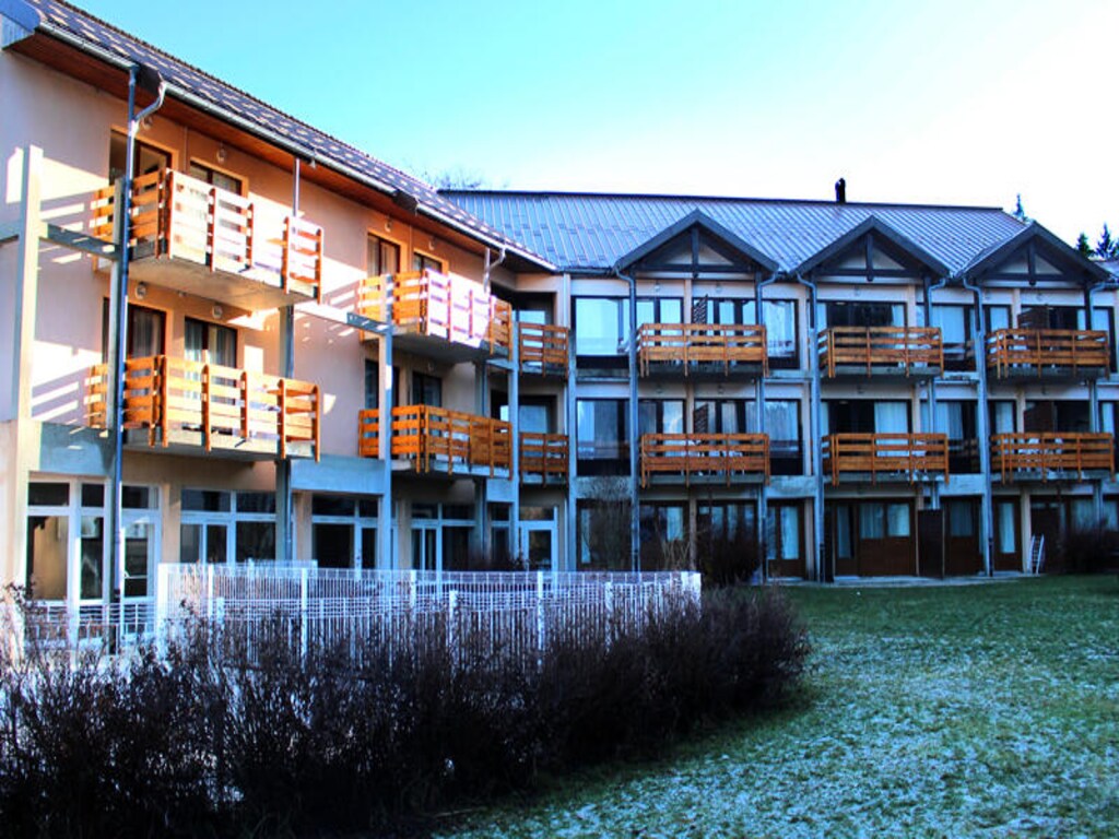 Appartement in Haut-Jura met verwarmd zwembad