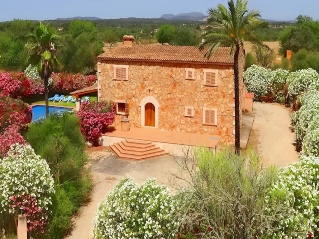 Huis in Campos met zwembad en barbecue