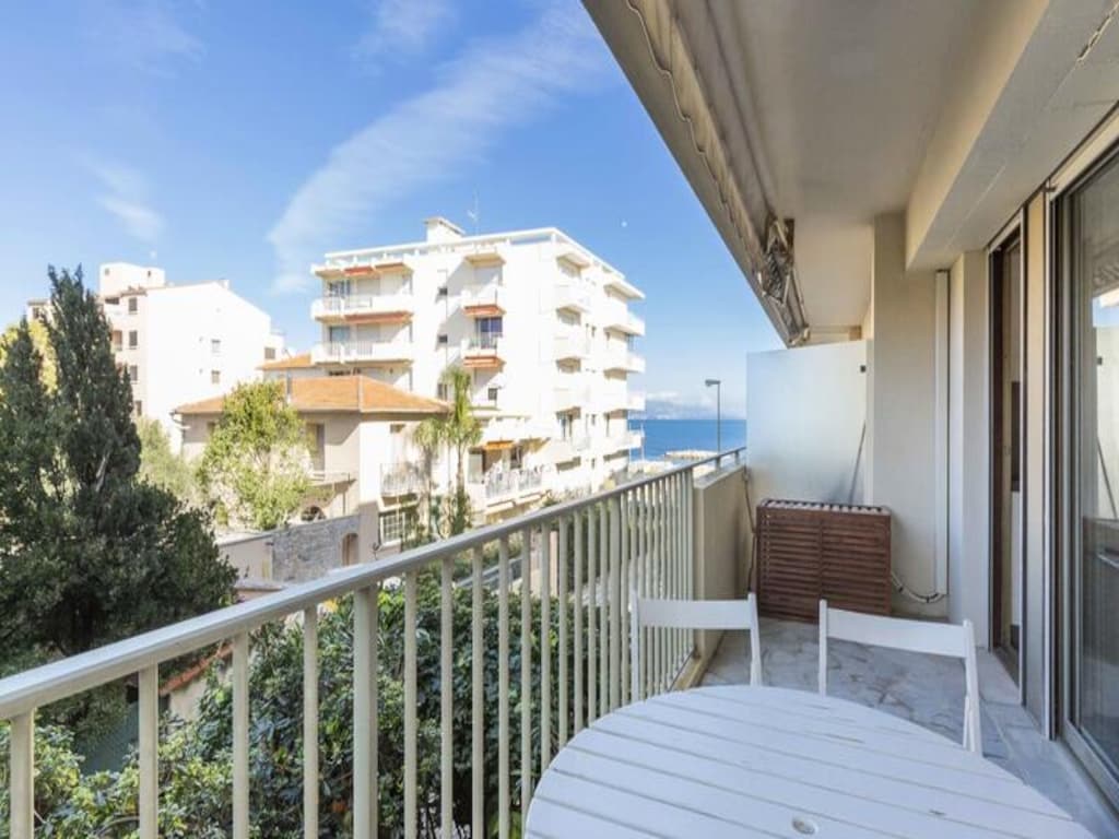 Appartement in Antibes met Zeezicht Terras