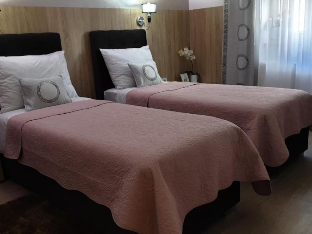 Triple Room With Private Bathroom (A4)