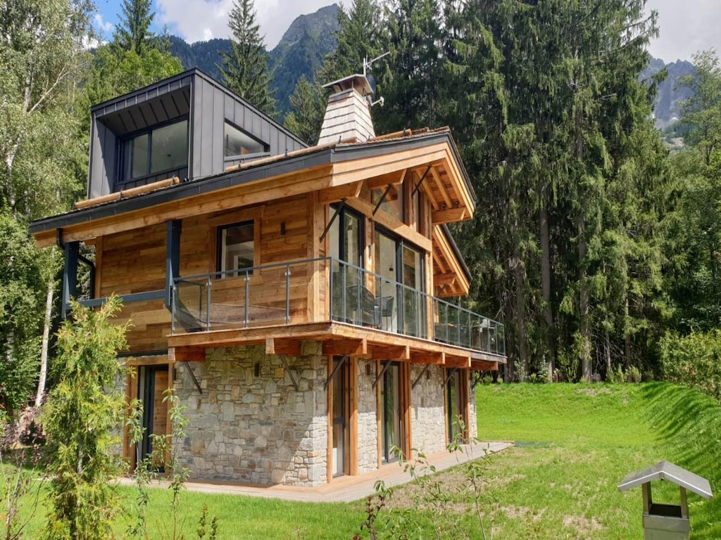 Luxe chalet met 5 slaapkamers, zwembad en sauna