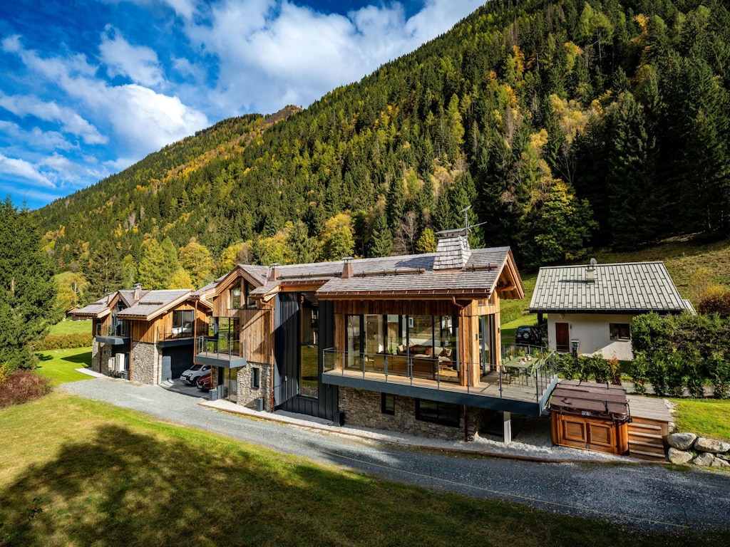 Luxe chalet met 5 slaapkamers, zwembad en sauna