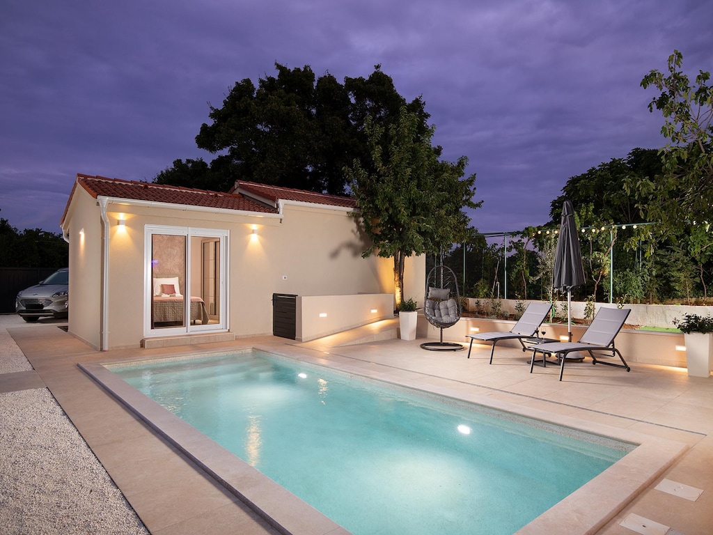Villa met privézwembad en zomerkeuken