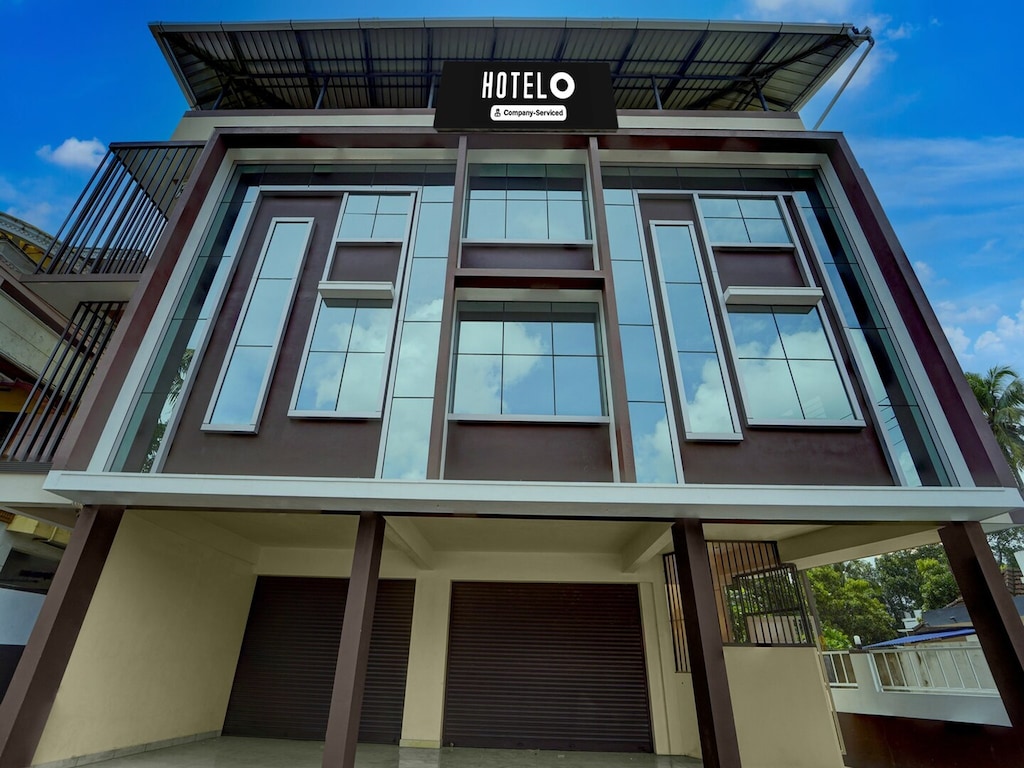 Hotel O Engineering College Sreekaryam