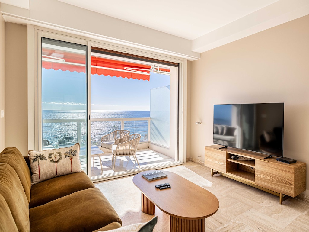 Ruim appartement met airconditioning, 2 slaapkamers en 4 slaapkamers – Cannes