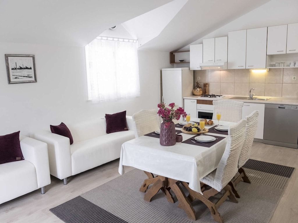 Six Bedroom Villa With Heated Pool