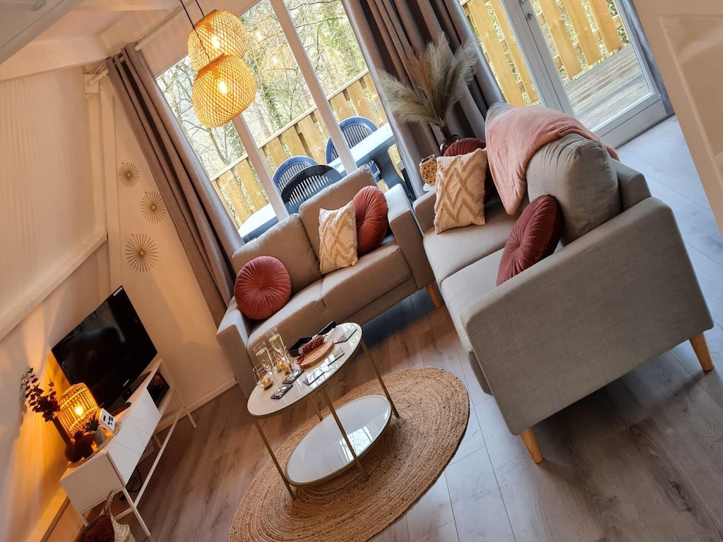 Gerenoveerd Ardens chalet met terras