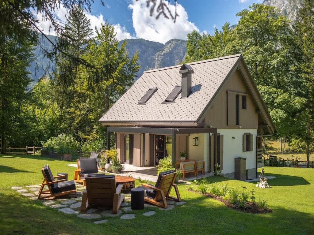 Luxe chalet met jacuzzi aan het meer van Bohinj