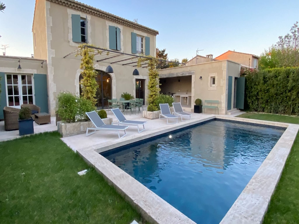 Schilderachtige villa in het hart van de Alpilles