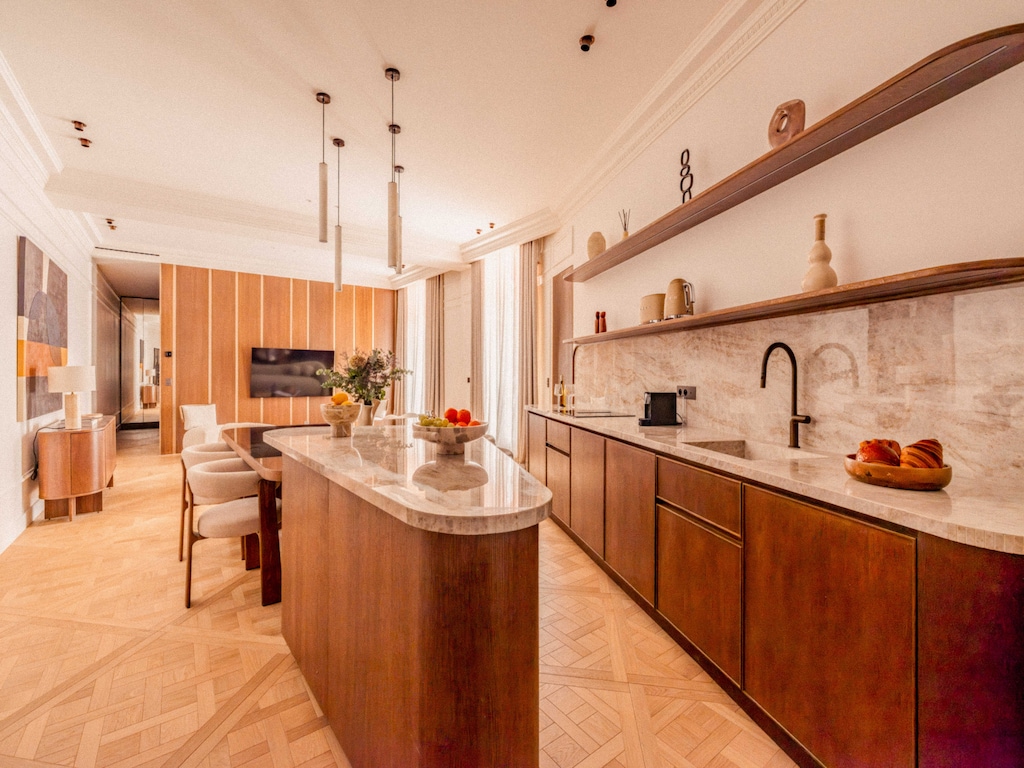 Luxe A/C Apt - 6P/3BDR - Arc de Triomphe