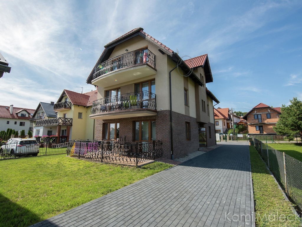 Komfortables Apartment mit Balkon, Grilllaube