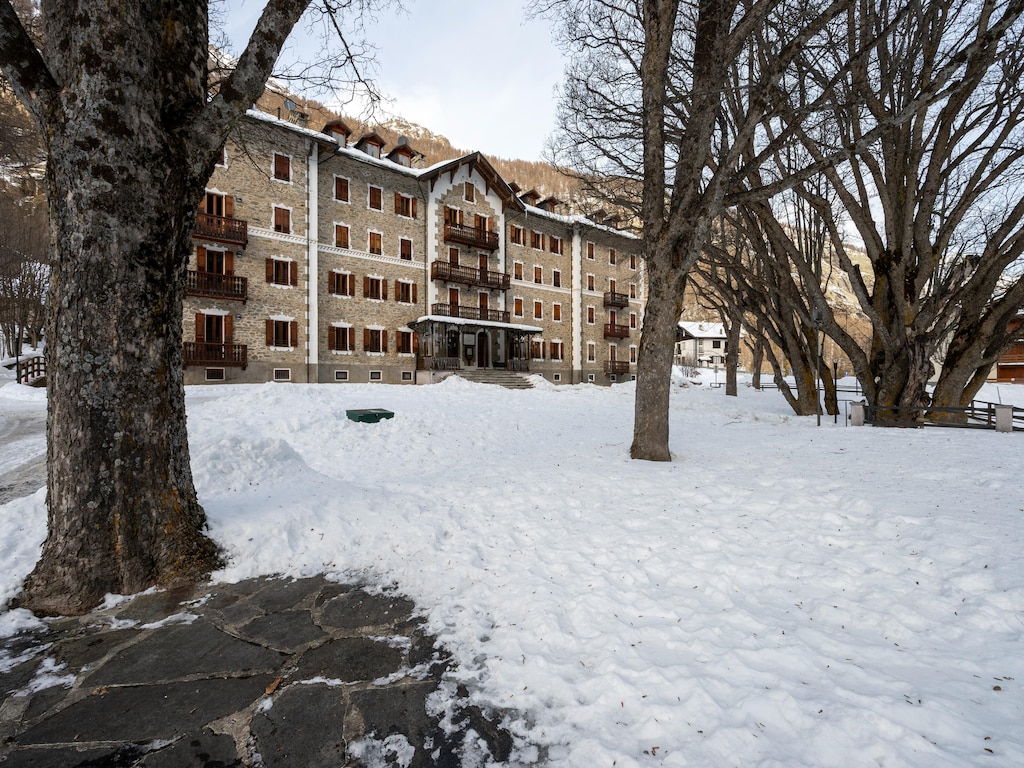 In edificio storico, con aria condizionata