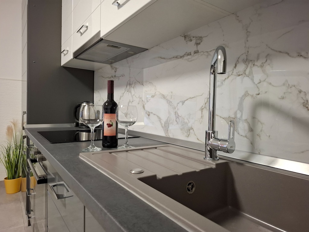 Apartments Tomislav - Superior Two Bedroom Apartment with Terrace and Sea View