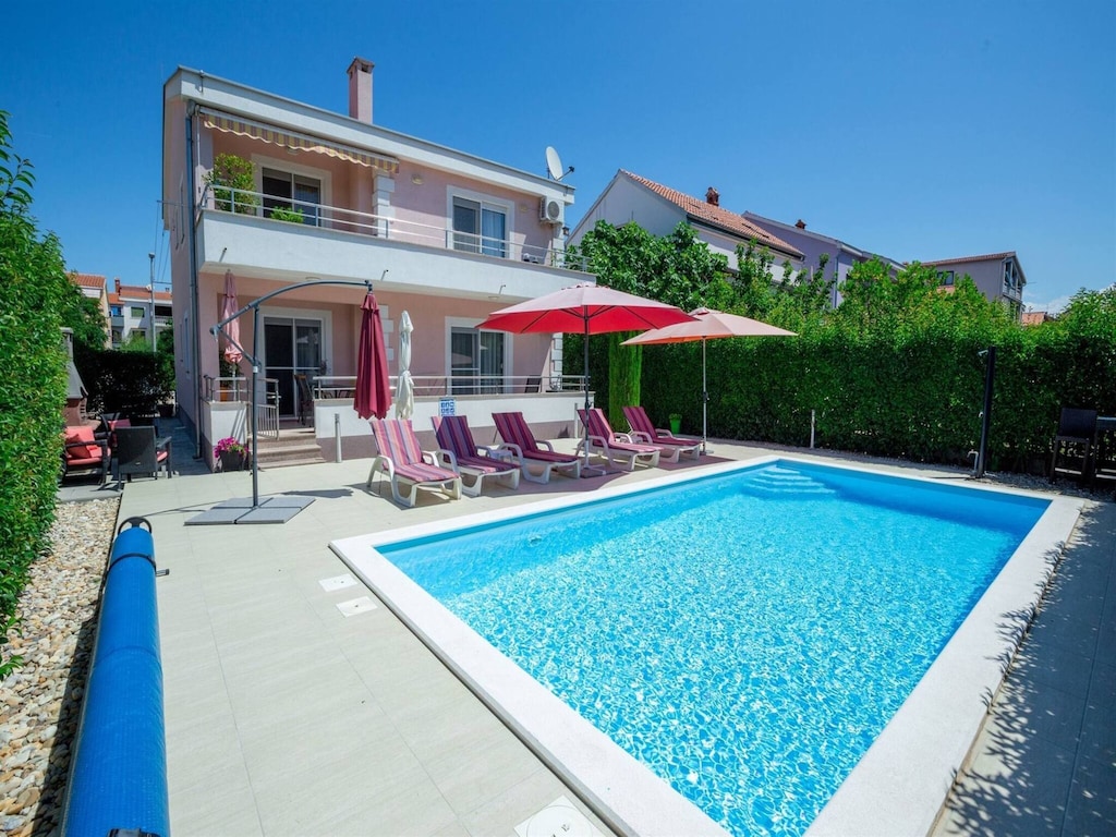 Luxe verblijf, privézwembad en tuin