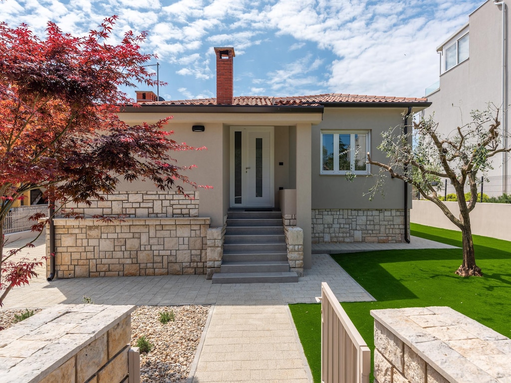 Villa in Umag, op slechts 200 meter van de zee.