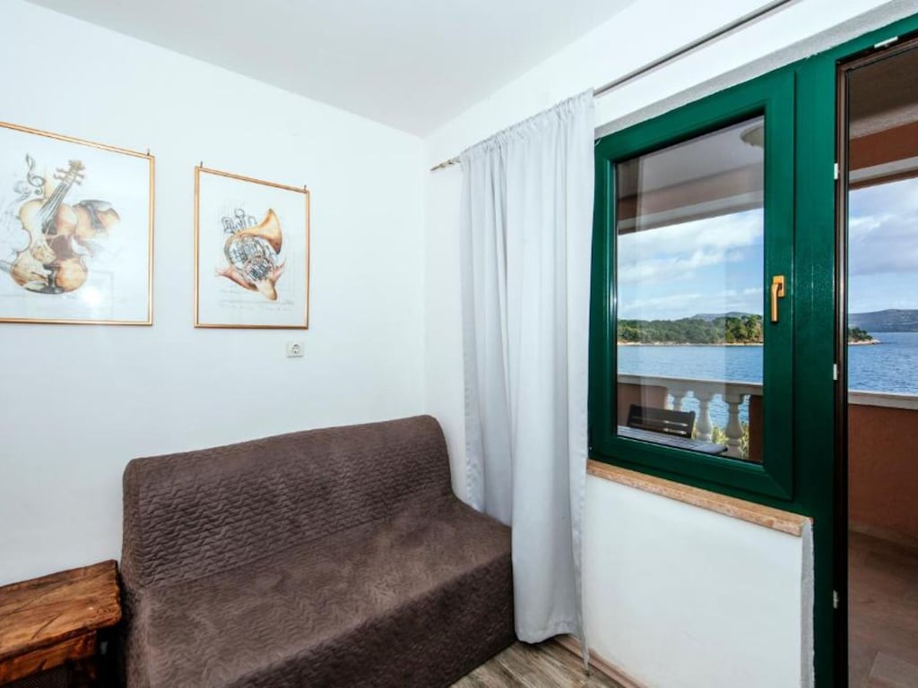 Holiday Home Villa Rokov - Five Bedroom Holiday Home with Swimming Pool