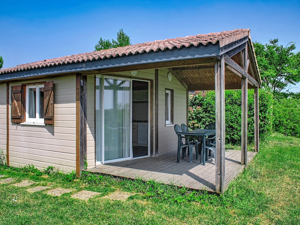 Ferienhaus mit Pool in der Nähe des Monclar Lake