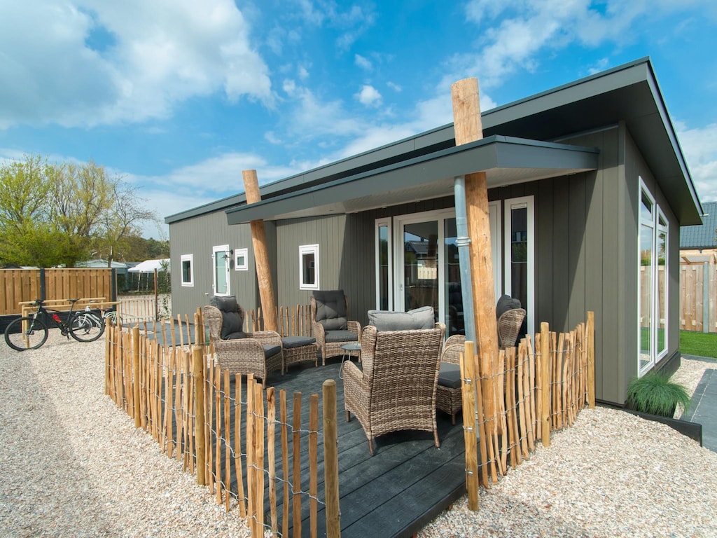 Freistehendes Chalet in Noordwijk für 4 Personen, mit privatem Garten und zwei Terrassen, nahe Sandstrand und Dünen.