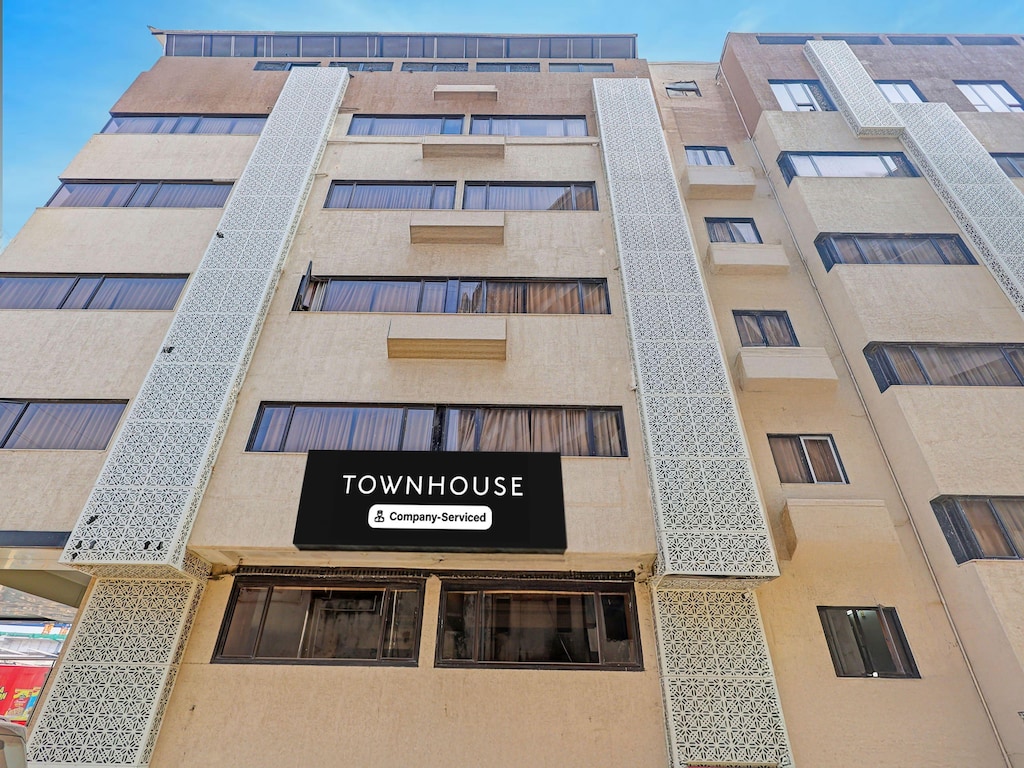 Townhouse Vadodara Railway Station Road