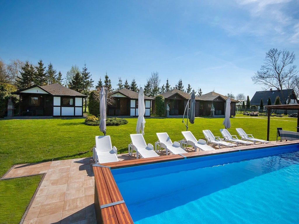 Comfortabele vakantiehuizen, jacuzzi, zomerzwembad