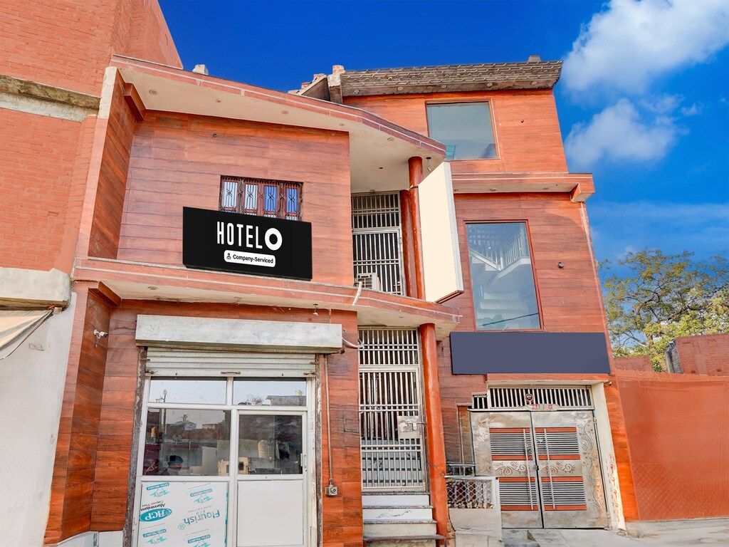 Hotel O Raj Ghat Ayodhya