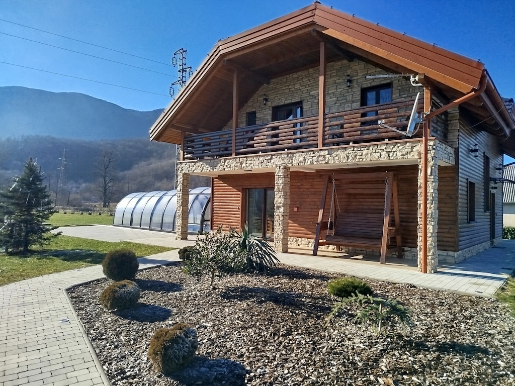 Villa Brusiana with covered heated pool