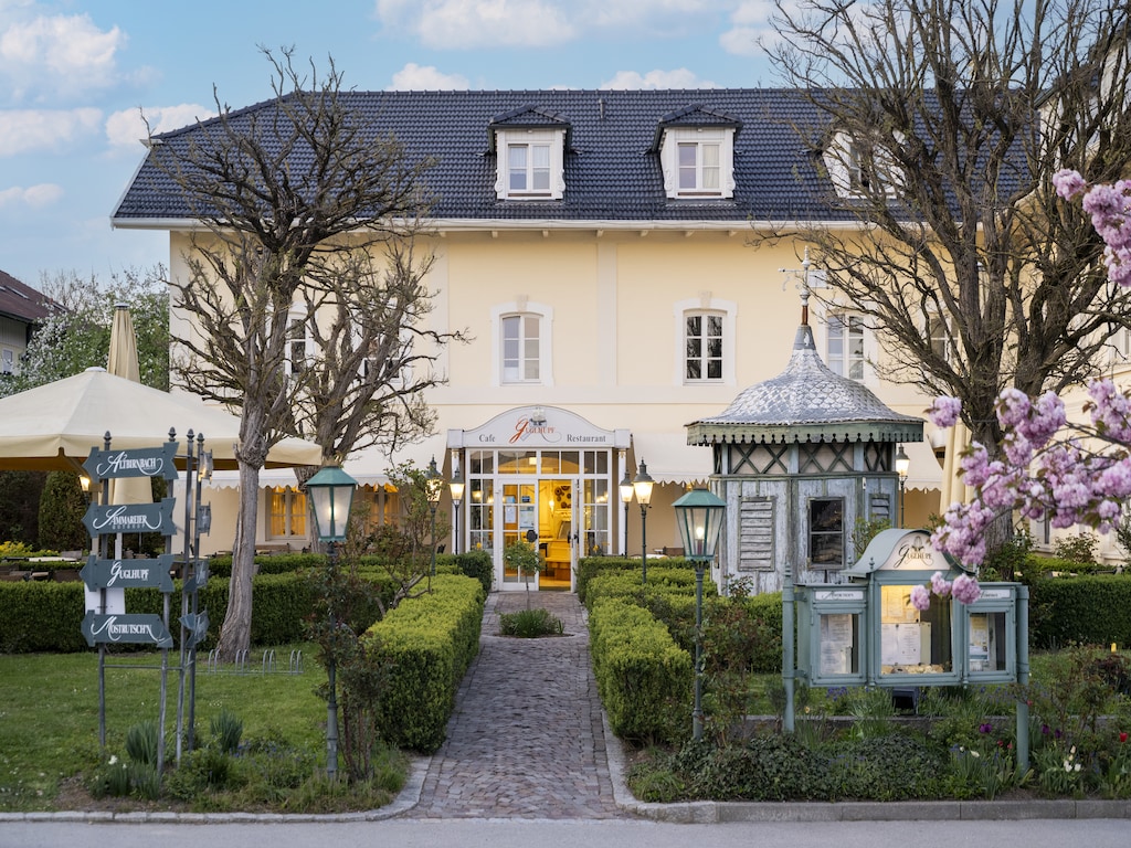 Geräumige Ferienwohnung im Sammareier Gutshof in Bad Birnbach