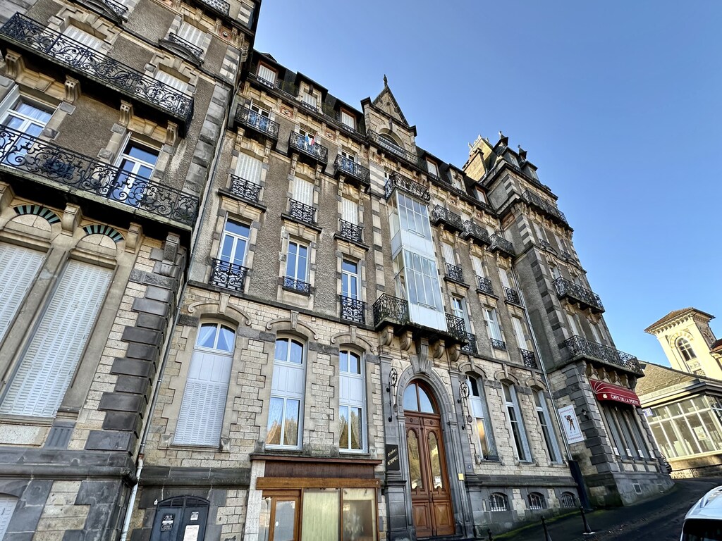 Licht appartement voor 6 met uitzicht op de bergen