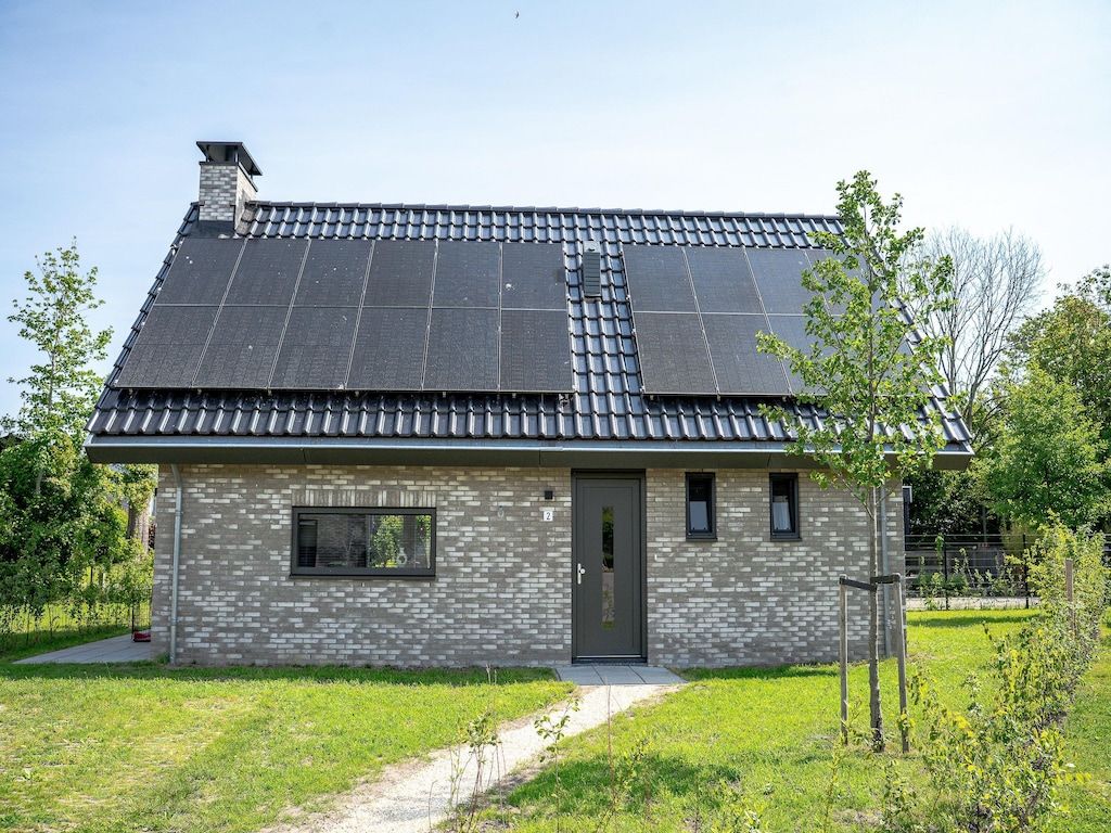 Ferienwohnung mit Meerblick und Terrasse für 8